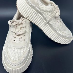 NEW Dolce Vita Sneakers Size 8.5 Beige Platform Sneakers Shoes Comfortable